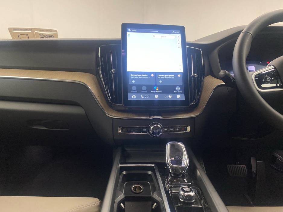 2026 Volvo XC60 - image 16