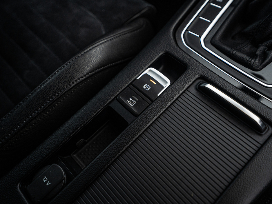 2019 Volkswagen Passat 2019 VW Passat Highline Auto/High spec/1yr warrant €25,888