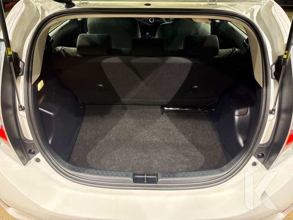 2017 Toyota Aqua - image 12