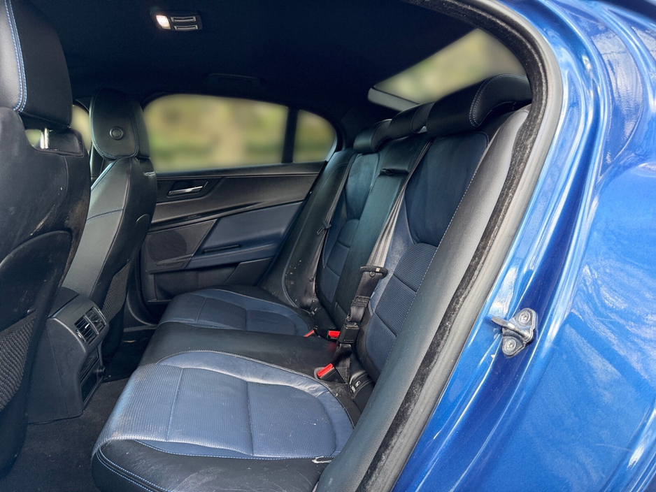 2015 Jaguar XE - image 13