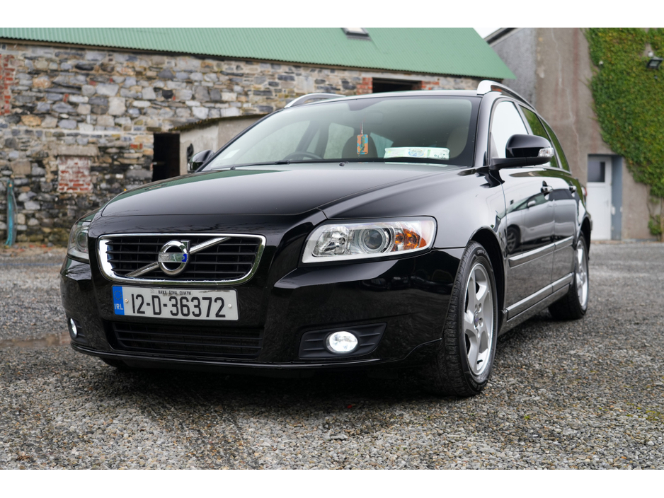 2012 Volvo V50 - image 5