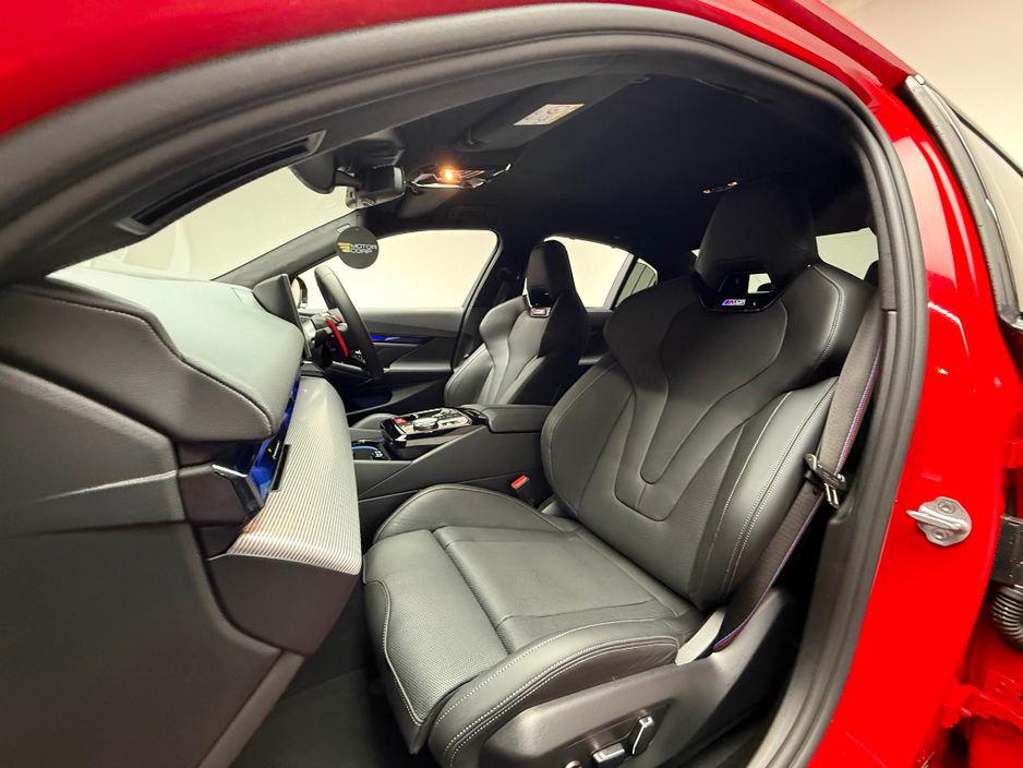 2025 BMW M5 M5 4.4 727HP INDV ROSSO CORSA €139,990