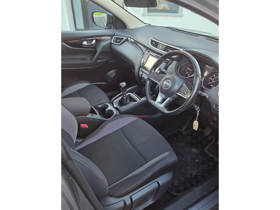 2017 Nissan Qashqai - image 7