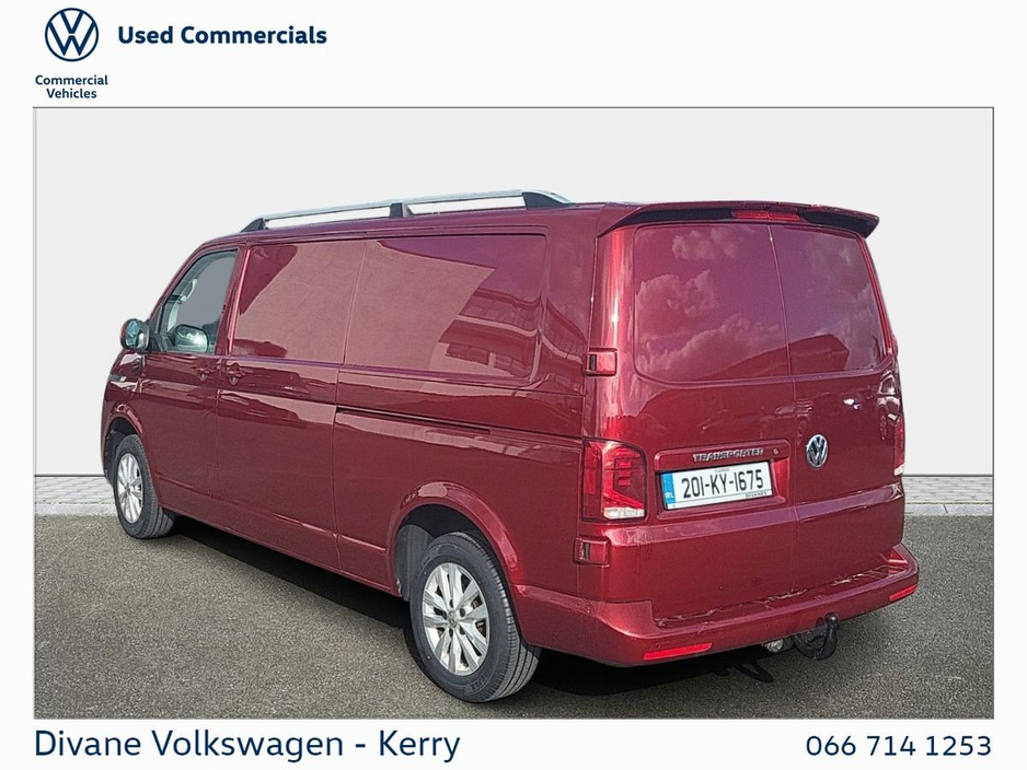 2020 Volkswagen Transporter - image 3