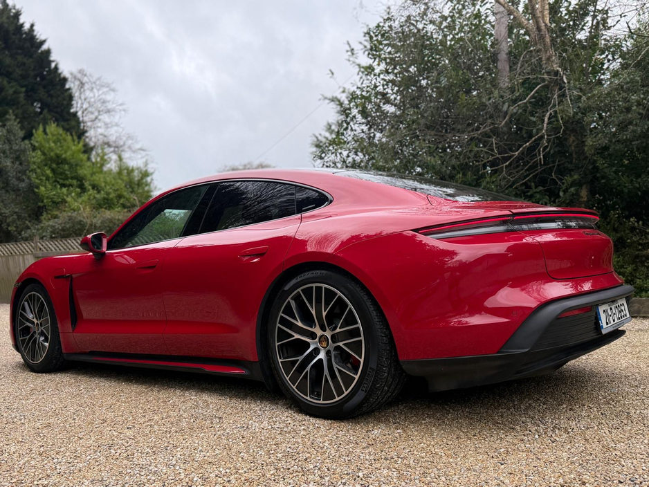 2021 Porsche Taycan - image 6