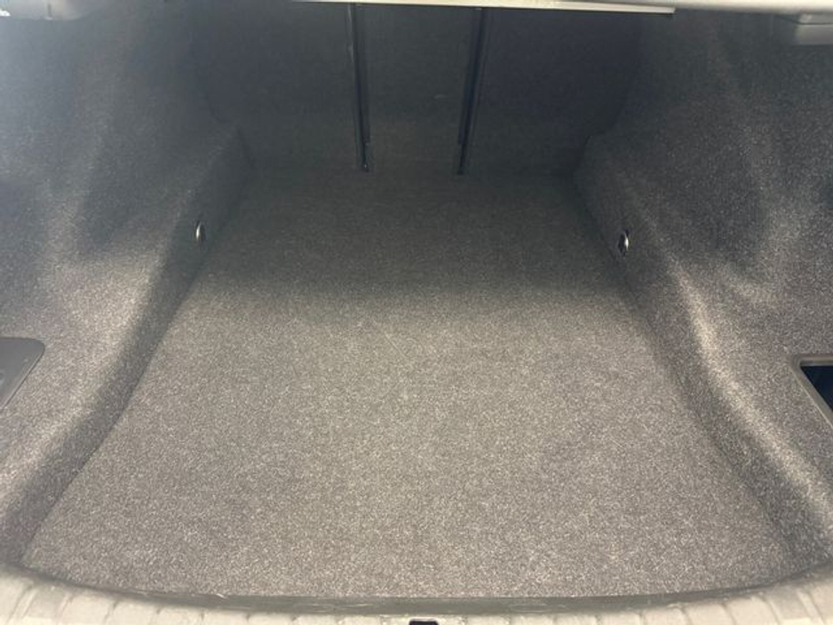 2020 BMW 5 Series - image 18