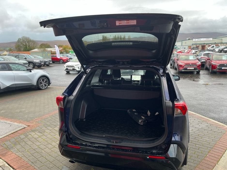 2024 Toyota Rav4 - image 10