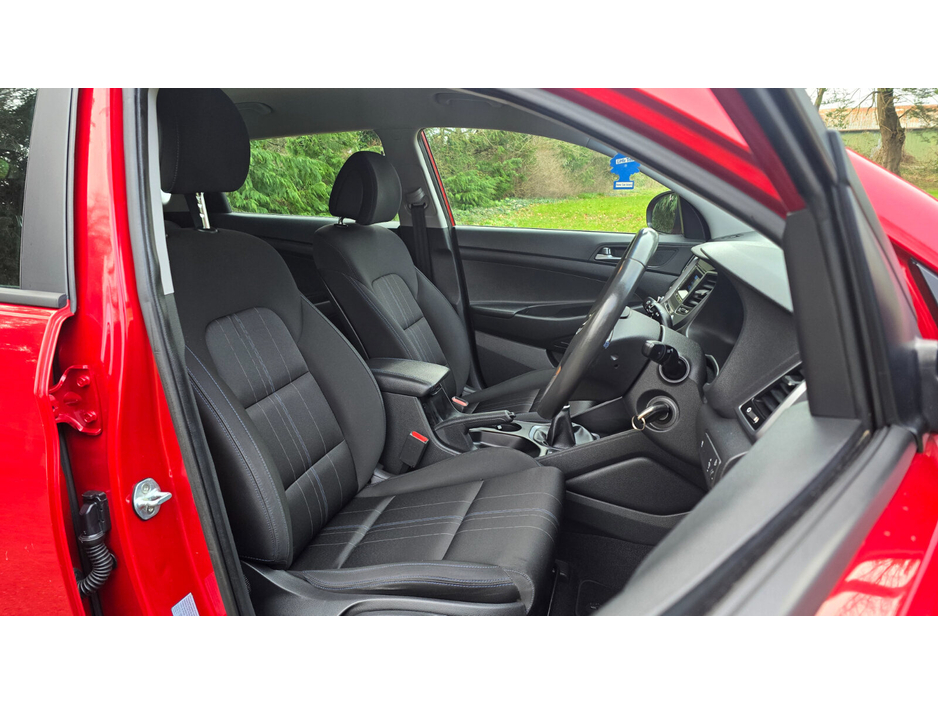 2016 Hyundai Tucson - image 12