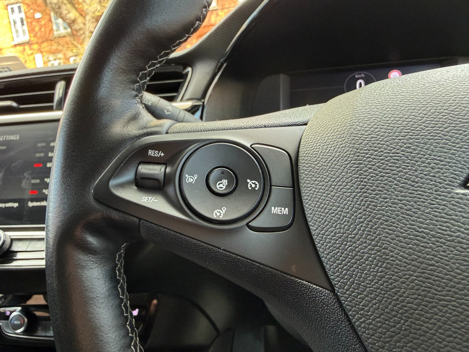 2022 Opel Corsa - image 18
