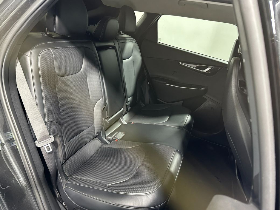 2022 Kia EV6 - image 11