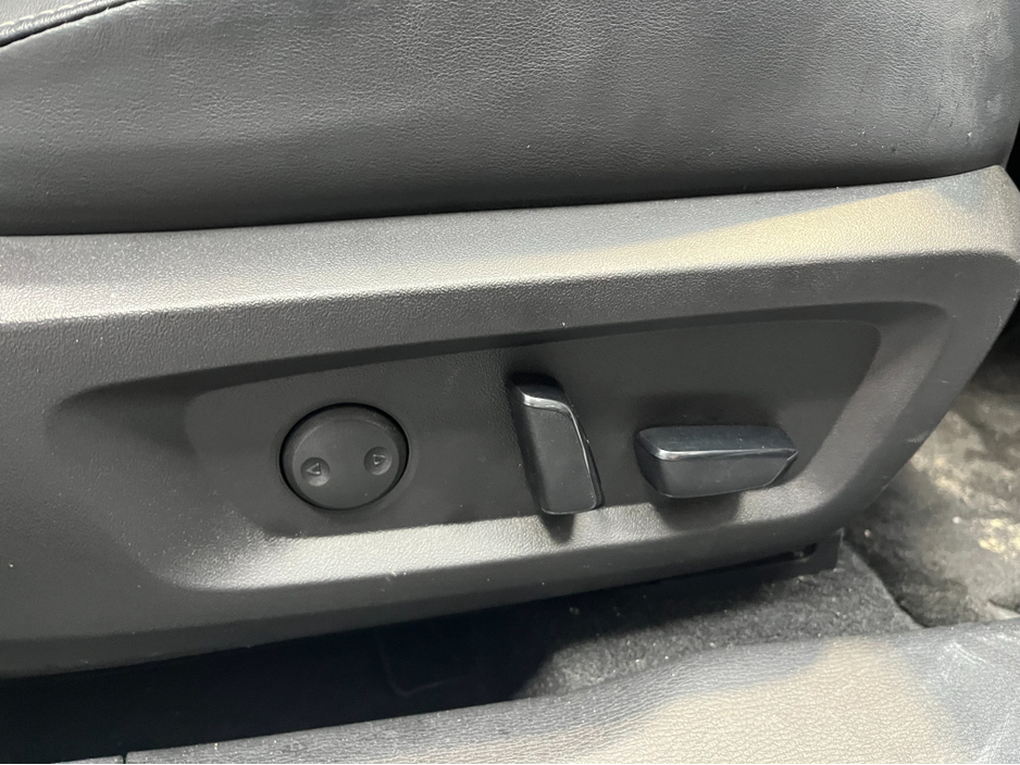 2023 Mitsubishi Outlander - image 13