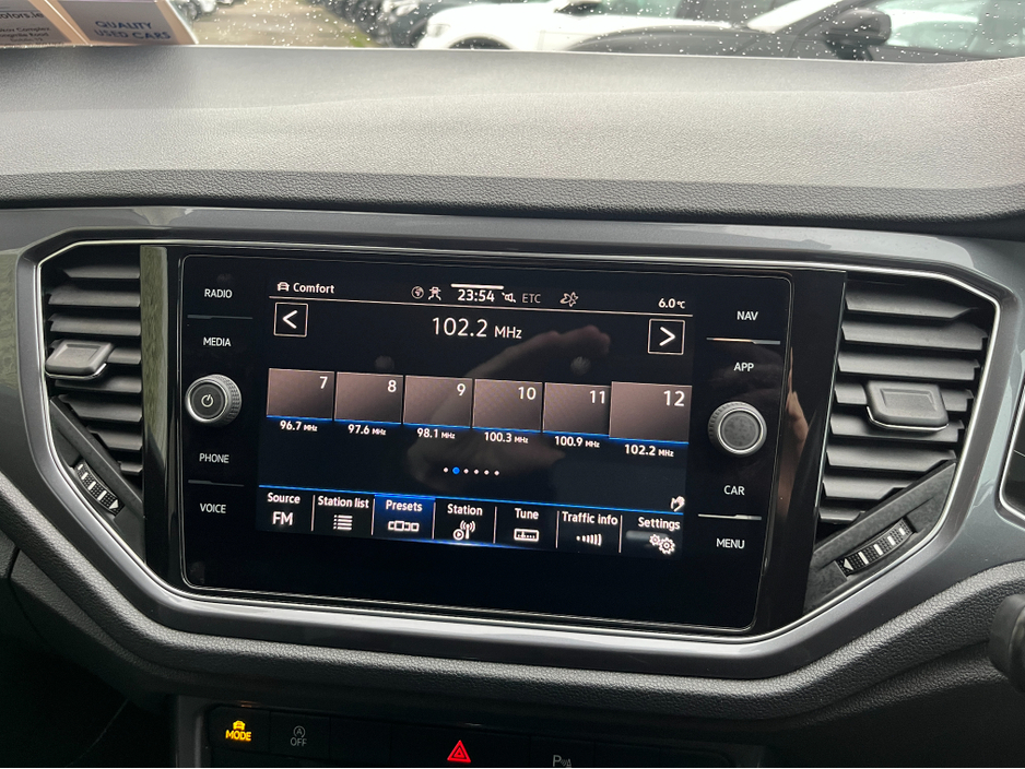 2021 Volkswagen T-Roc R-LINE AUTOMATIC 2.0 DIESEL //LOW MILES//HALF LEATHER SEATS//ADAPTIVE CRUISE CONTROL//REVERSE CAMERA//KEYLESS ENTRY// €27,950