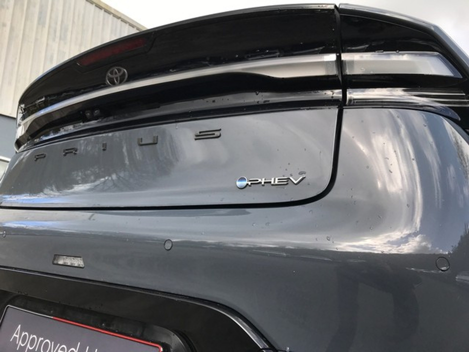 2024 Toyota Prius - image 12