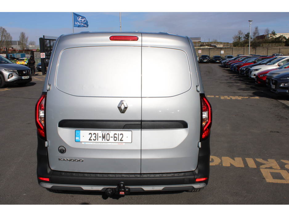 2023 Renault Kangoo - image 4