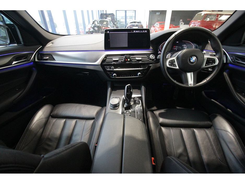 2022 BMW 5 Series 520D M SPORT €39,899