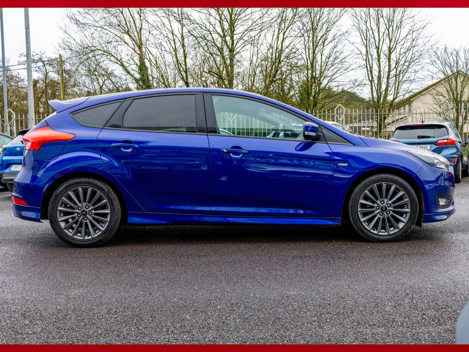 2018 Ford Focus - image 22