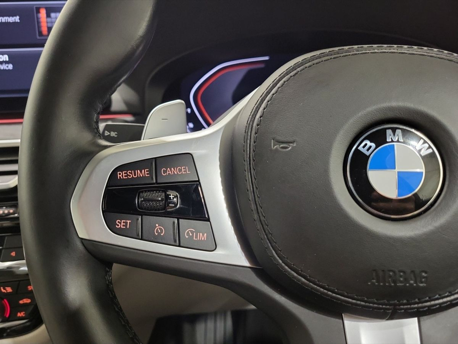 2022 BMW 5 Series - image 17