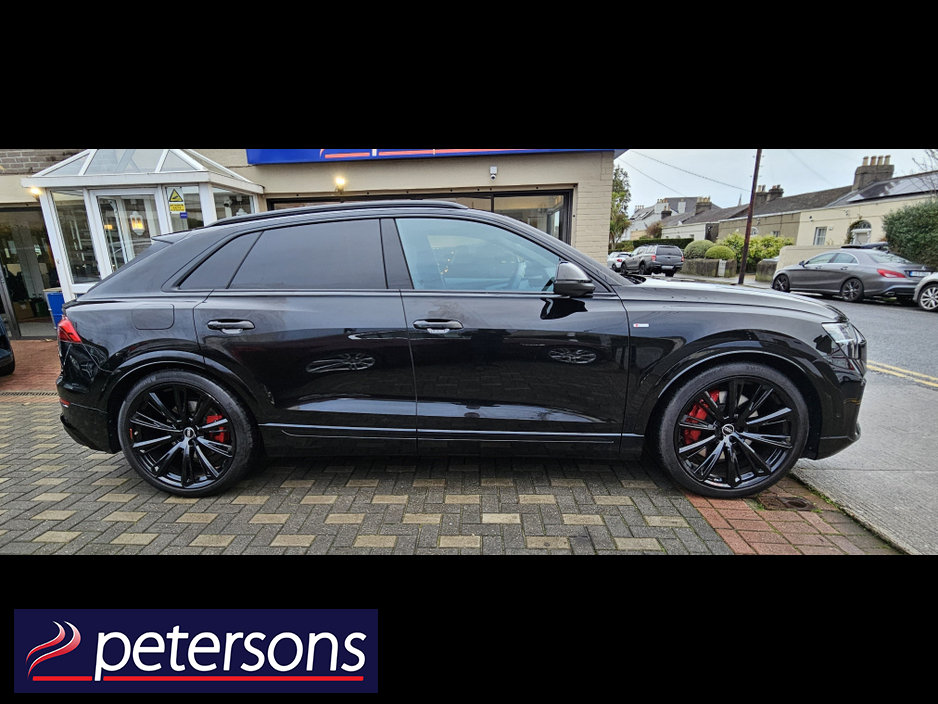 2025 Audi Q8 490PS QUATTRO S-LINE AUTOMATIC - PANORAMIC ROOF €104,950