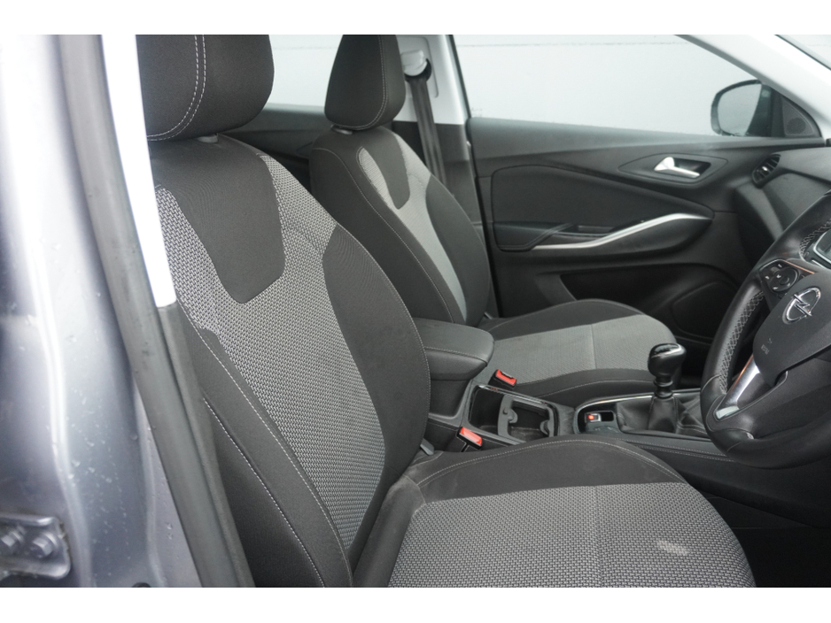 2019 Opel Grandland X - image 11