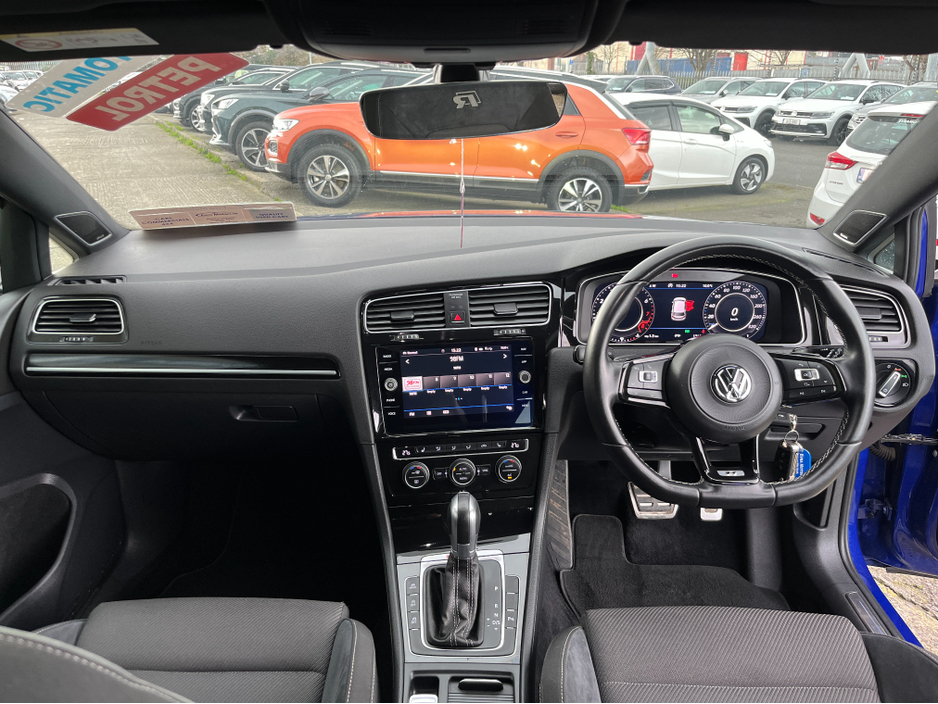 2019 Volkswagen Golf - image 9