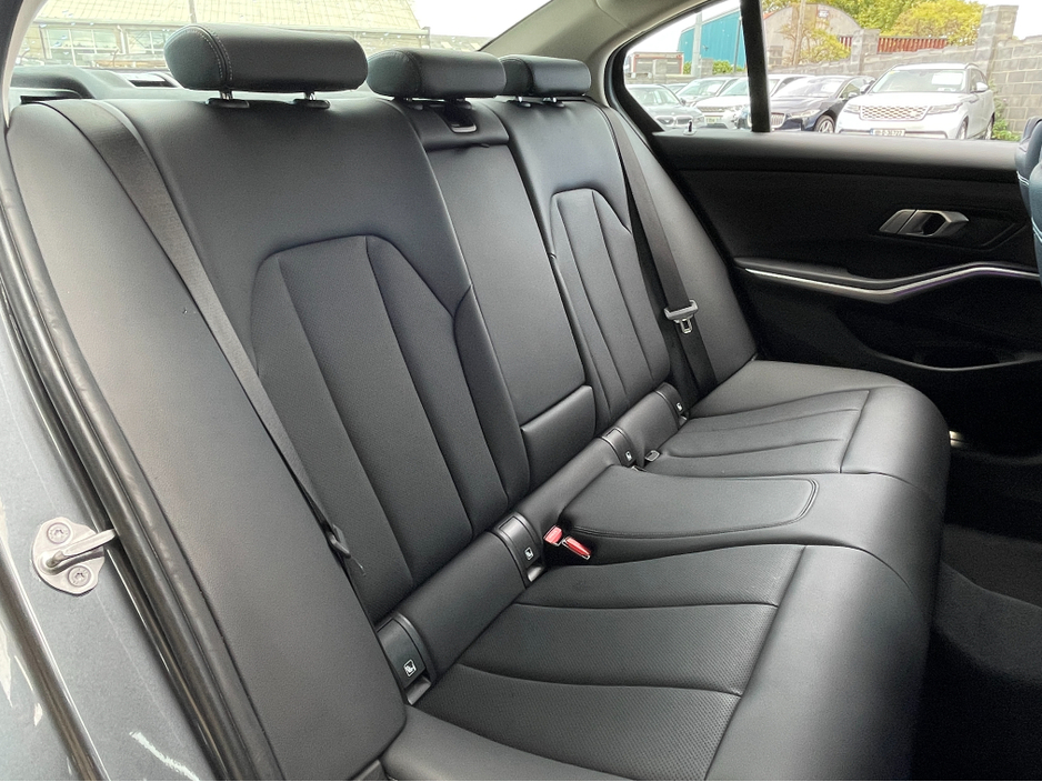 2022 BMW 3 Series 2.0 D..HEATED SEATS..REAR CAMERA WITH PARK ASSIST..WARRANTY INCLUDED..FINANC EPROVIDED €29,500