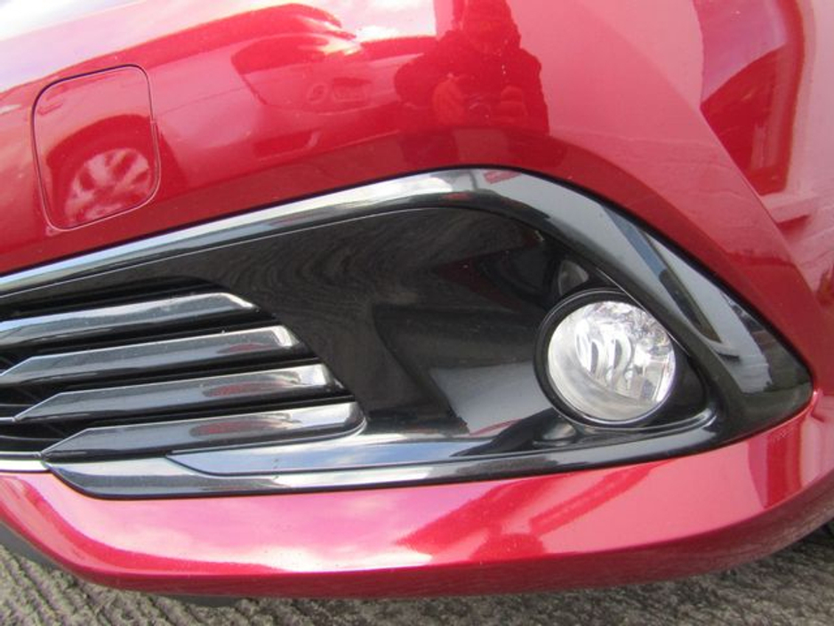 2018 Toyota Auris Hybrid Luna 4DR Auto €16,950