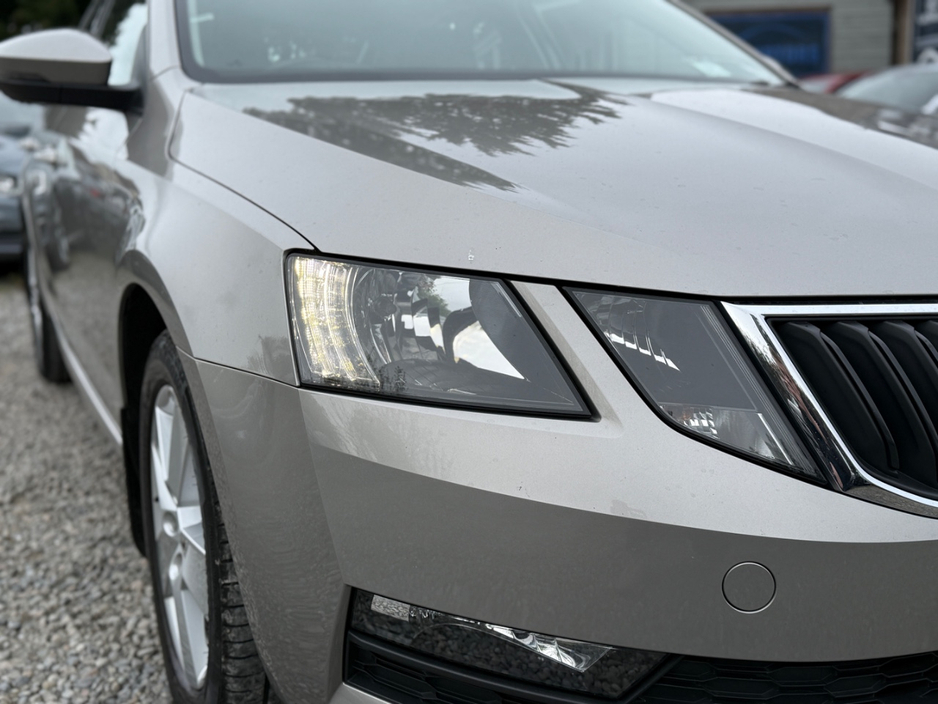 2017 Skoda Octavia - image 30