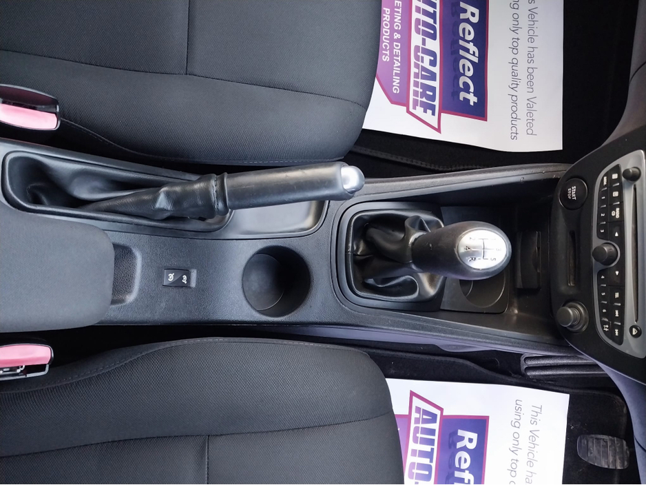 2011 Renault Fluence - image 19