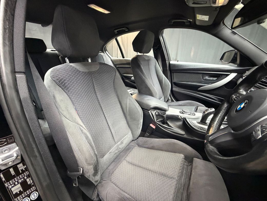 2016 BMW 3 Series - image 20