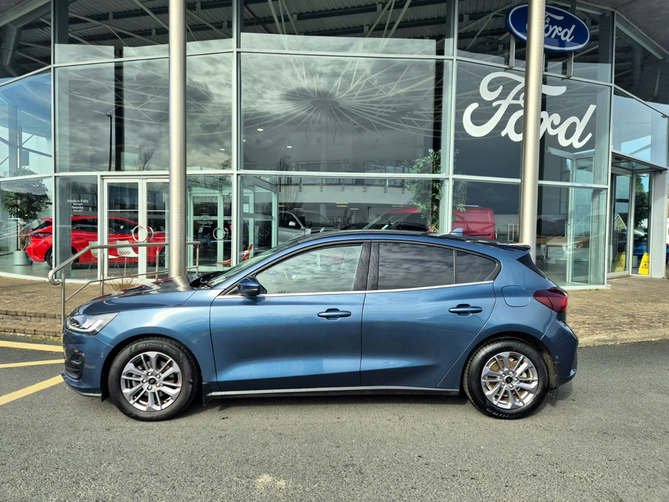 2024 Ford Focus - image 2