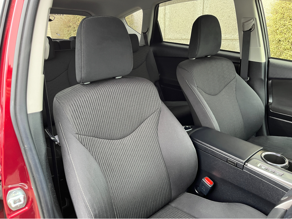 2019 Toyota Prius+ - image 13