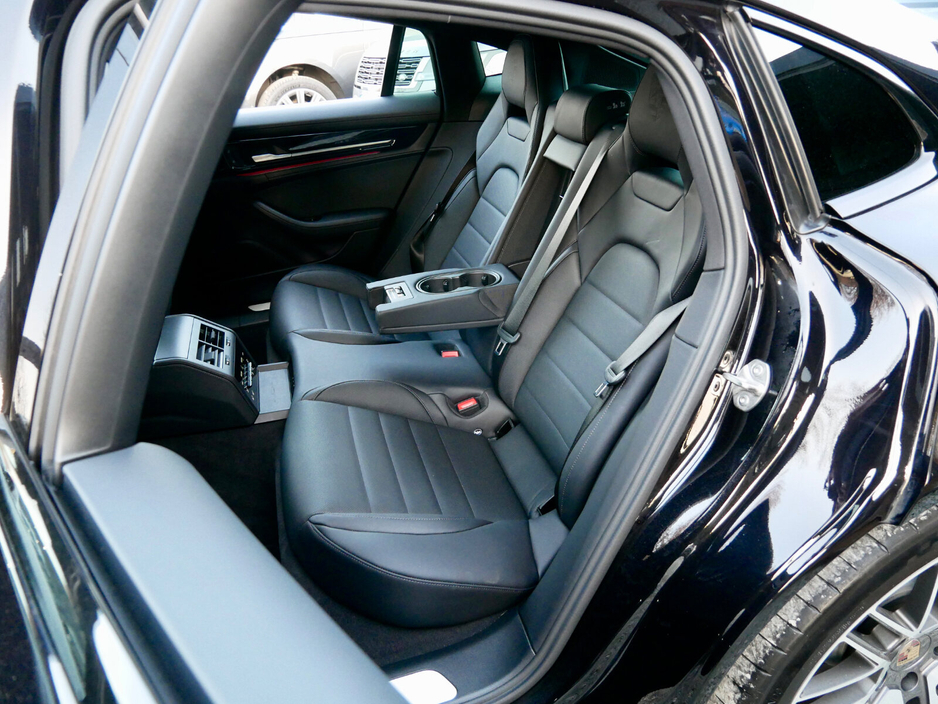 2024 Porsche Panamera - image 18