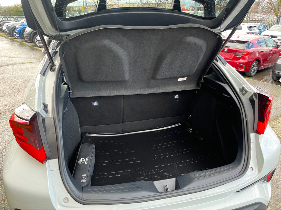 2022 Toyota C-HR - image 8