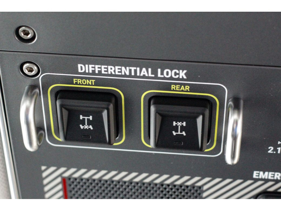 2023 INEOS Grenadier FIELDMASTER 2 SEAT COMMERCIAL