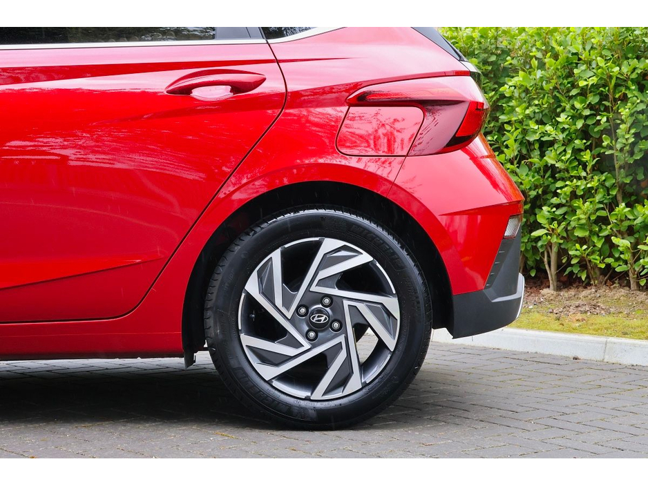 2025 Hyundai i20 - image 6