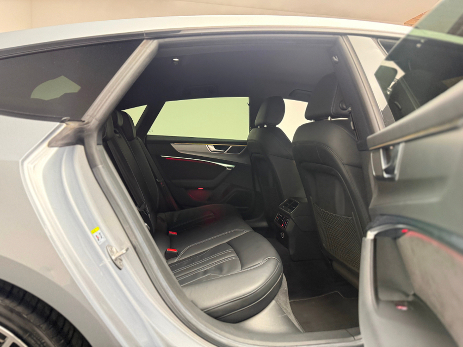 2020 Audi A7 - image 12