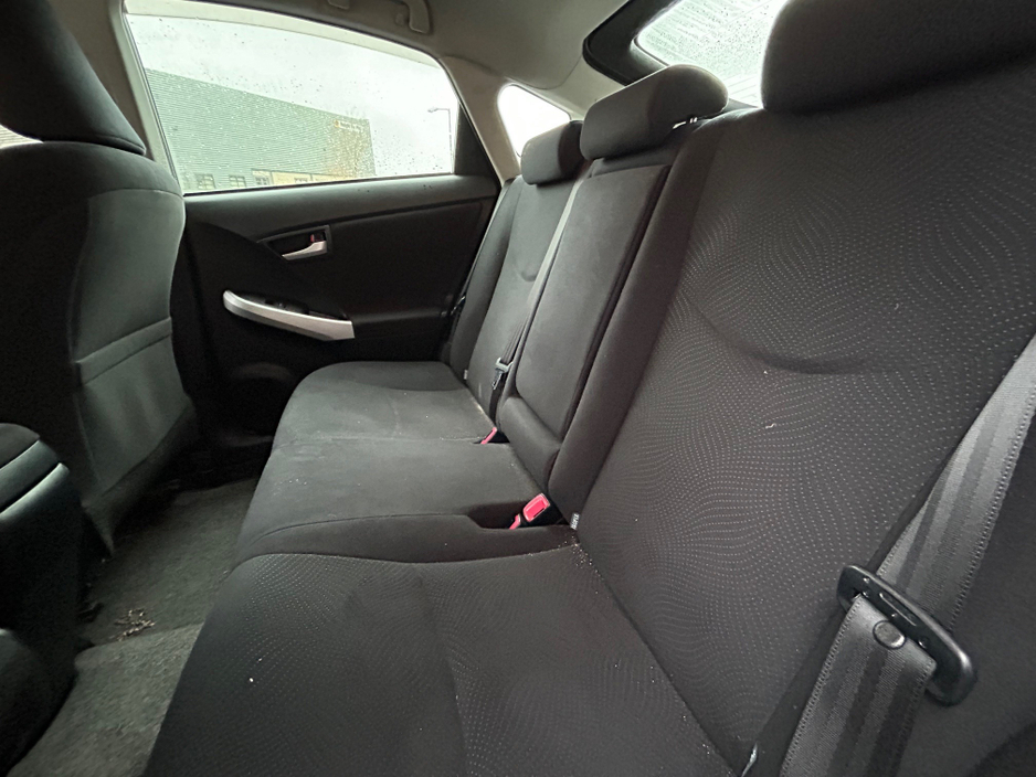 2014 Toyota Prius - image 12
