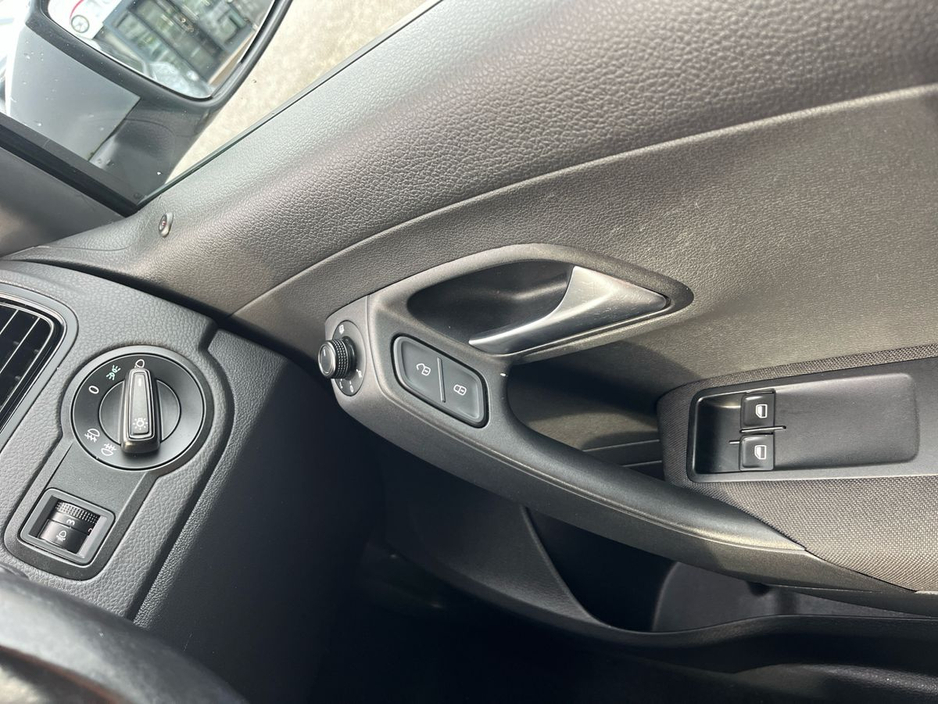 2017 Volkswagen Polo 1L 60HP Trendline €11,900