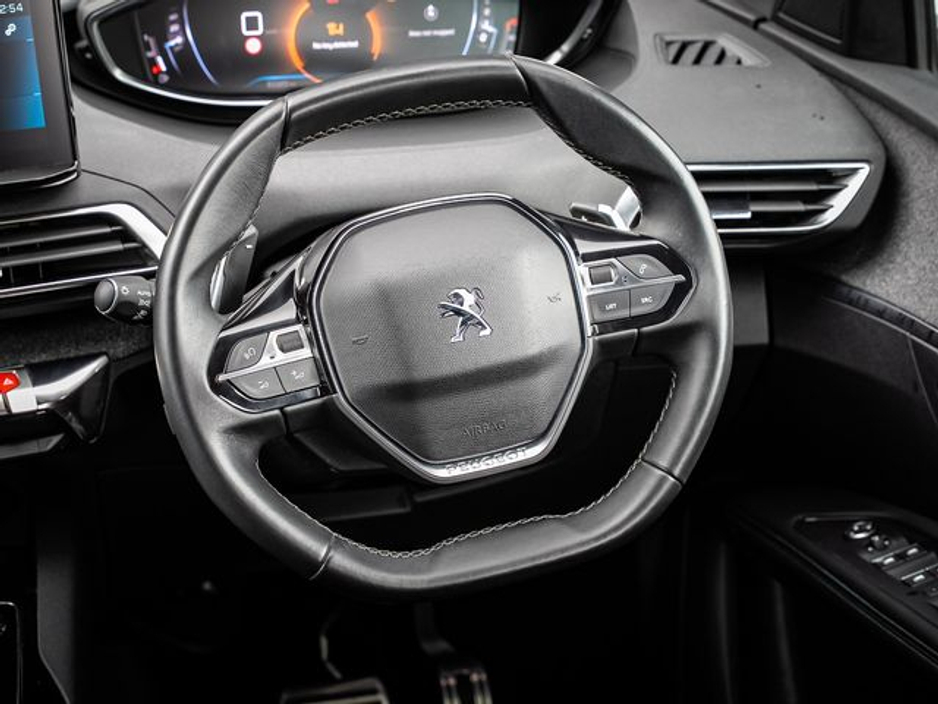 2023 Peugeot 3008 - image 10