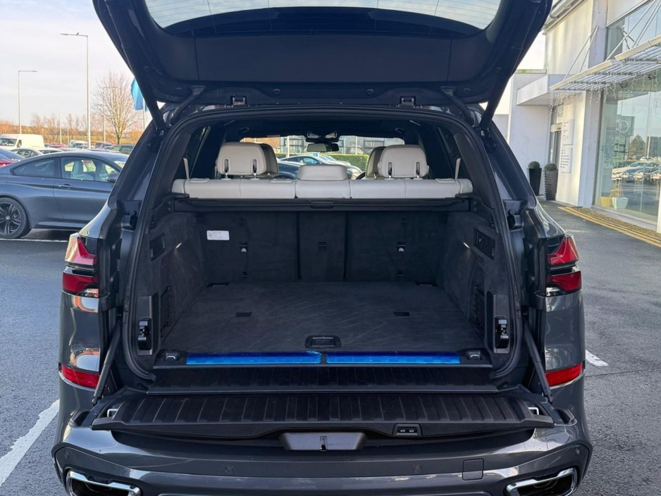 2025 BMW X5 xDrive50e M Sport €109,950