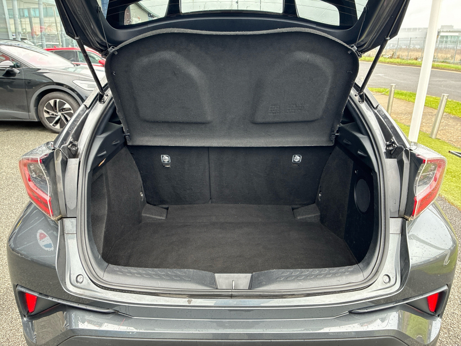 2019 Toyota C-HR - image 9