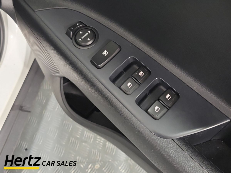 2024 Kia Stonic - image 19