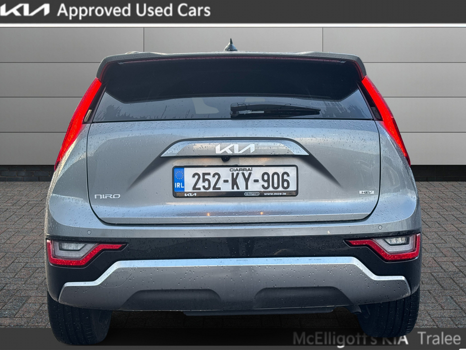 2025 Kia Niro HEV SEM €37,950