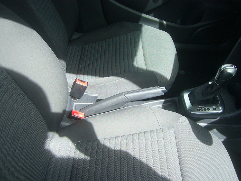 2014 Volkswagen Polo - image 10