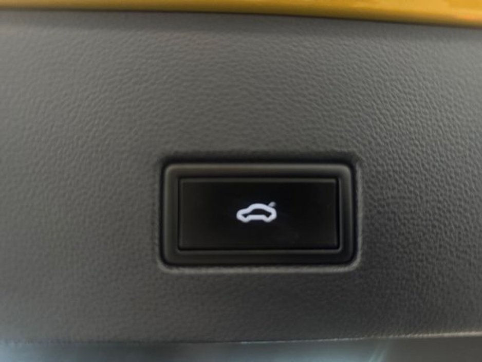 2020 Volkswagen T-Roc - image 19