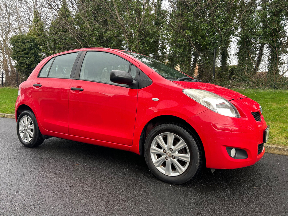 2011 Toyota Yaris 1.0 VVT-i 3Dr Sport €4,950