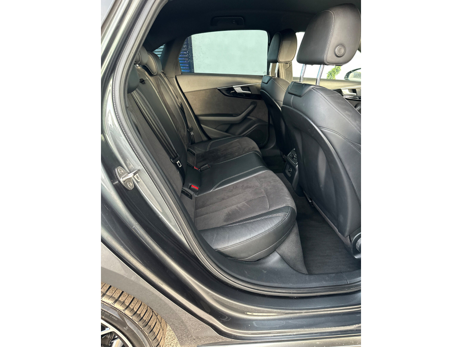 2018 Audi A4 - image 23