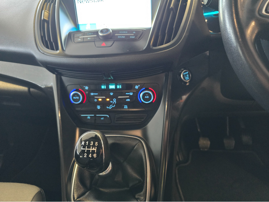 2017 Ford Kuga - image 16