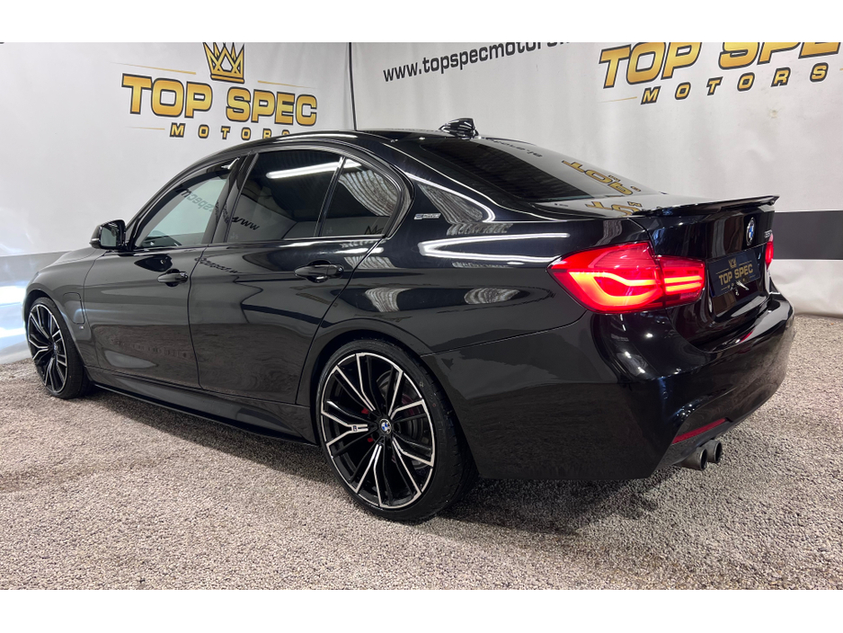 2018 BMW 3 Series - image 22