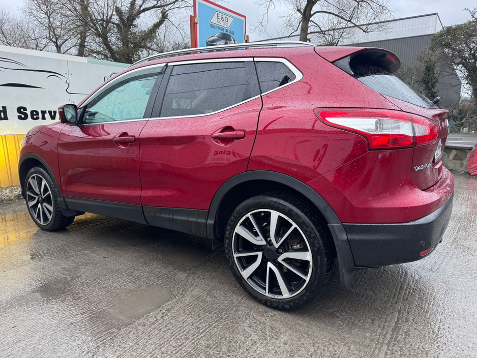 2015 Nissan Qashqai 1.5 SVE DAP + GLASS ROYALE ROOF E 4DR €9,800